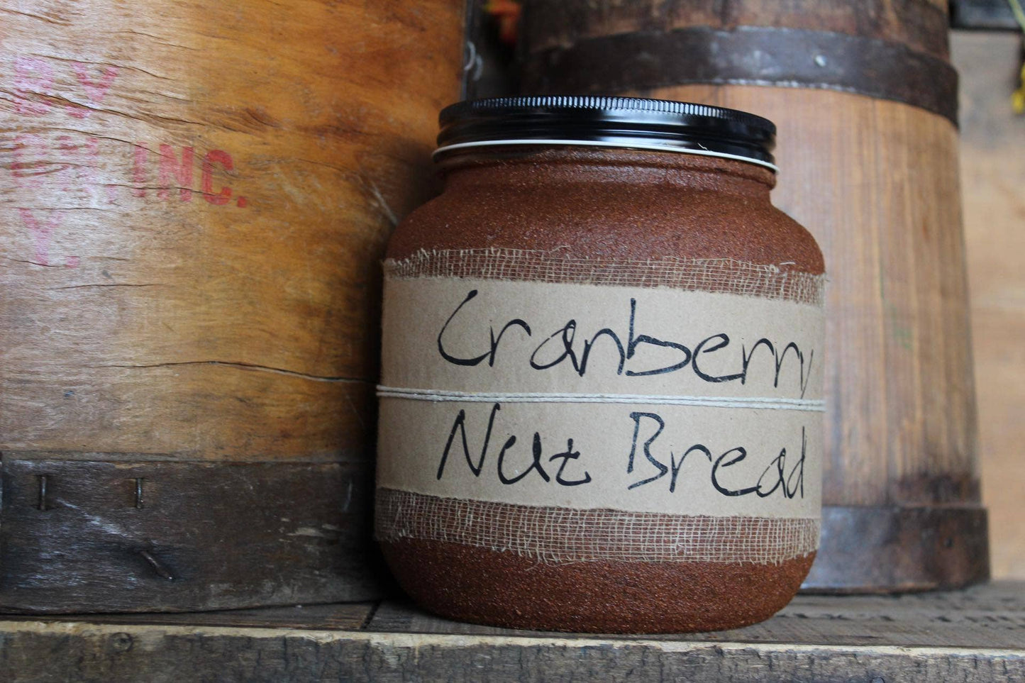 64oz Primitive Jar Candle: Christmas Tradition/1051
