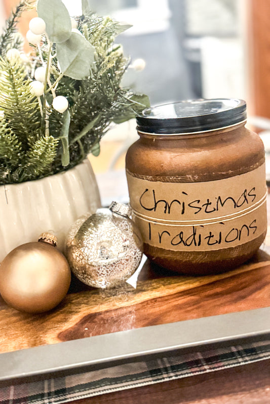 64oz Primitive Jar Candle: Christmas Tradition/1051