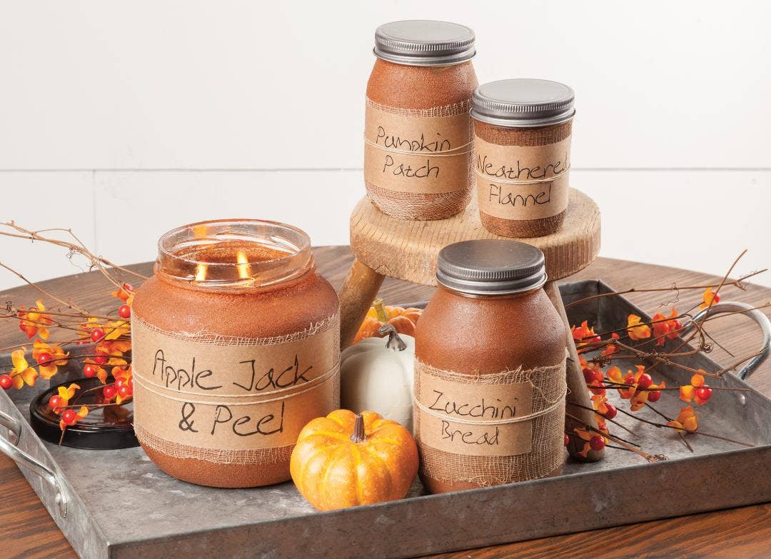 64oz Primitive Jar Candle: Christmas Tradition/1051